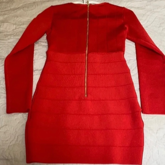 Beautiful red dress - Picture 3 of 4